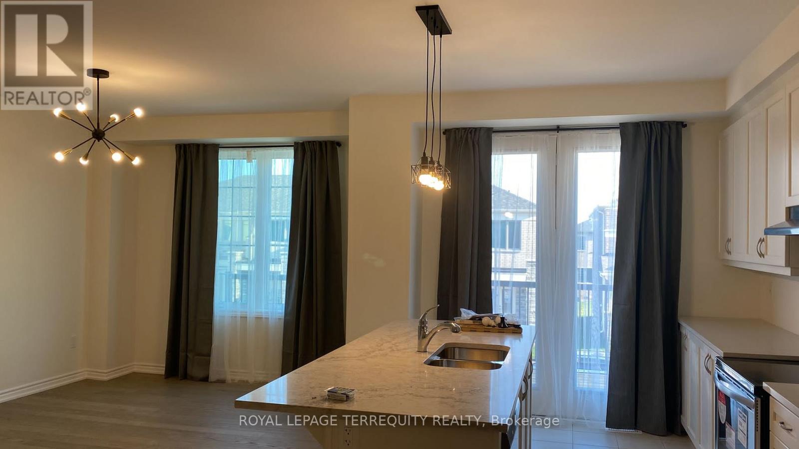 69 Therma Crescent, Markham, Ontario  L6C 3K9 - Photo 8 - N12537426