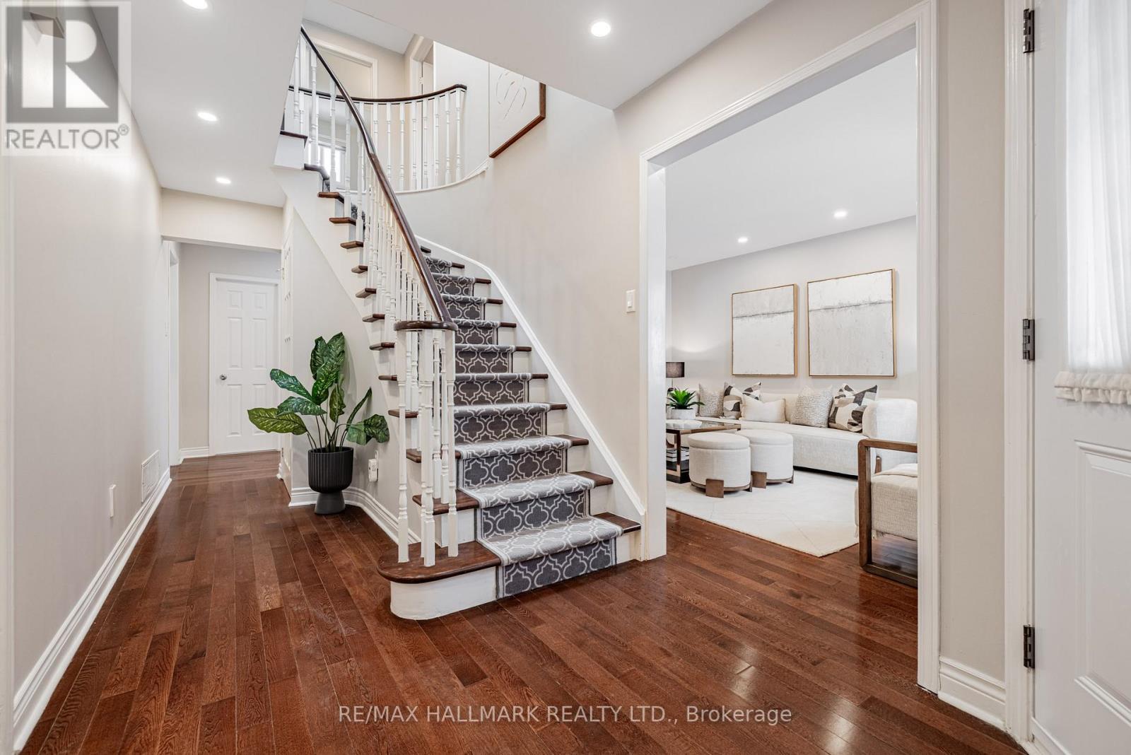 29 Canterbury Court, Richmond Hill, Ontario  L4C 8E4 - Photo 15 - N12537430