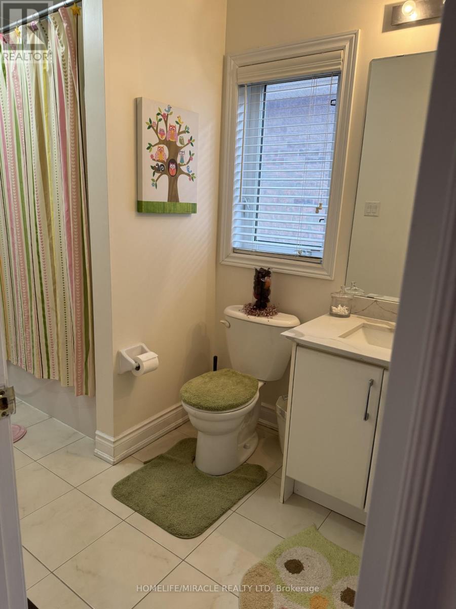 1 Orangeblossom Trail, Brampton, Ontario L6X 3B4 - Photo 13 - W12499380