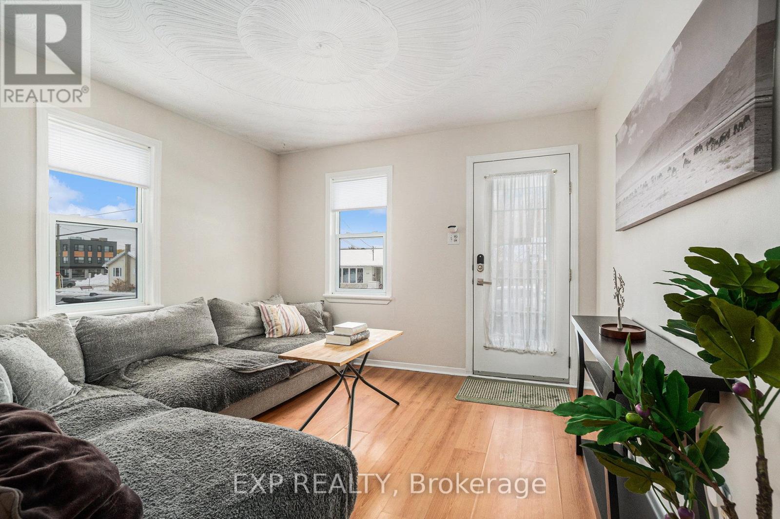 659 Montcalm Street, Casselman, Ontario  K0A 1M0 - Photo 4 - X12537534