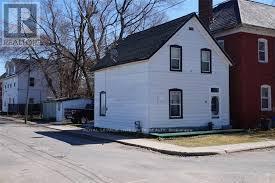 29 ROBINSON AVENUE, Smiths Falls, Ontario