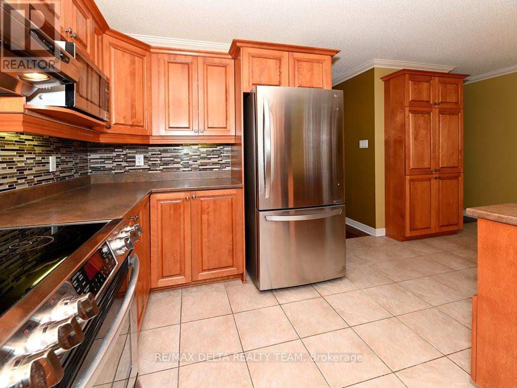 150 Sandra Crescent, Clarence-Rockland, Ontario  K4K 1N7 - Photo 13 - X12537734