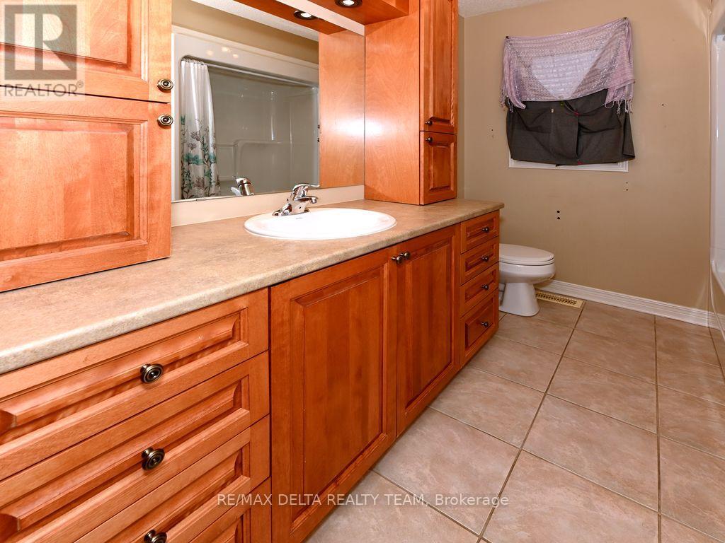 150 Sandra Crescent, Clarence-Rockland, Ontario  K4K 1N7 - Photo 18 - X12537734