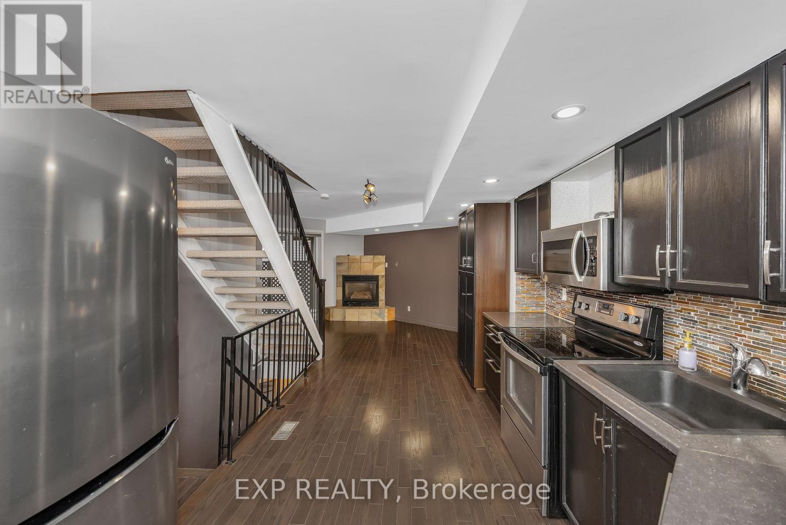 2 - 518 Lisgar Street, Ottawa, Ontario K1R 5H5 - Photo 6 - X12537746