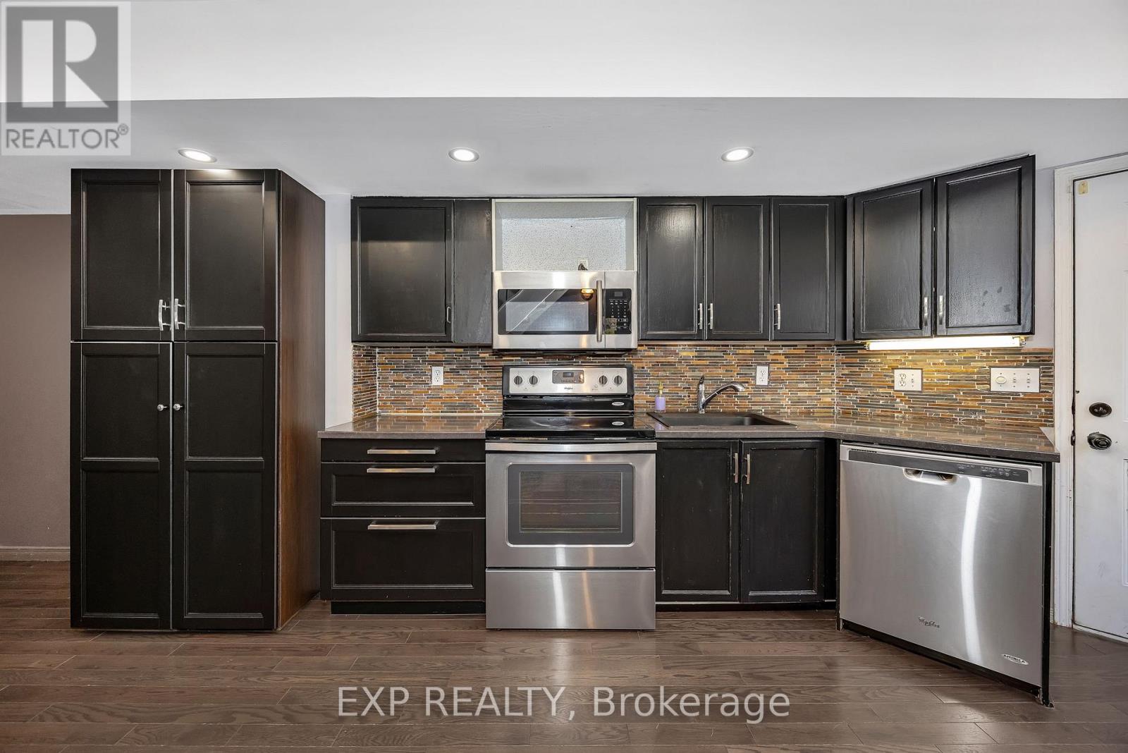 2 - 518 Lisgar Street, Ottawa, Ontario K1R 5H5 - Photo 7 - X12537746