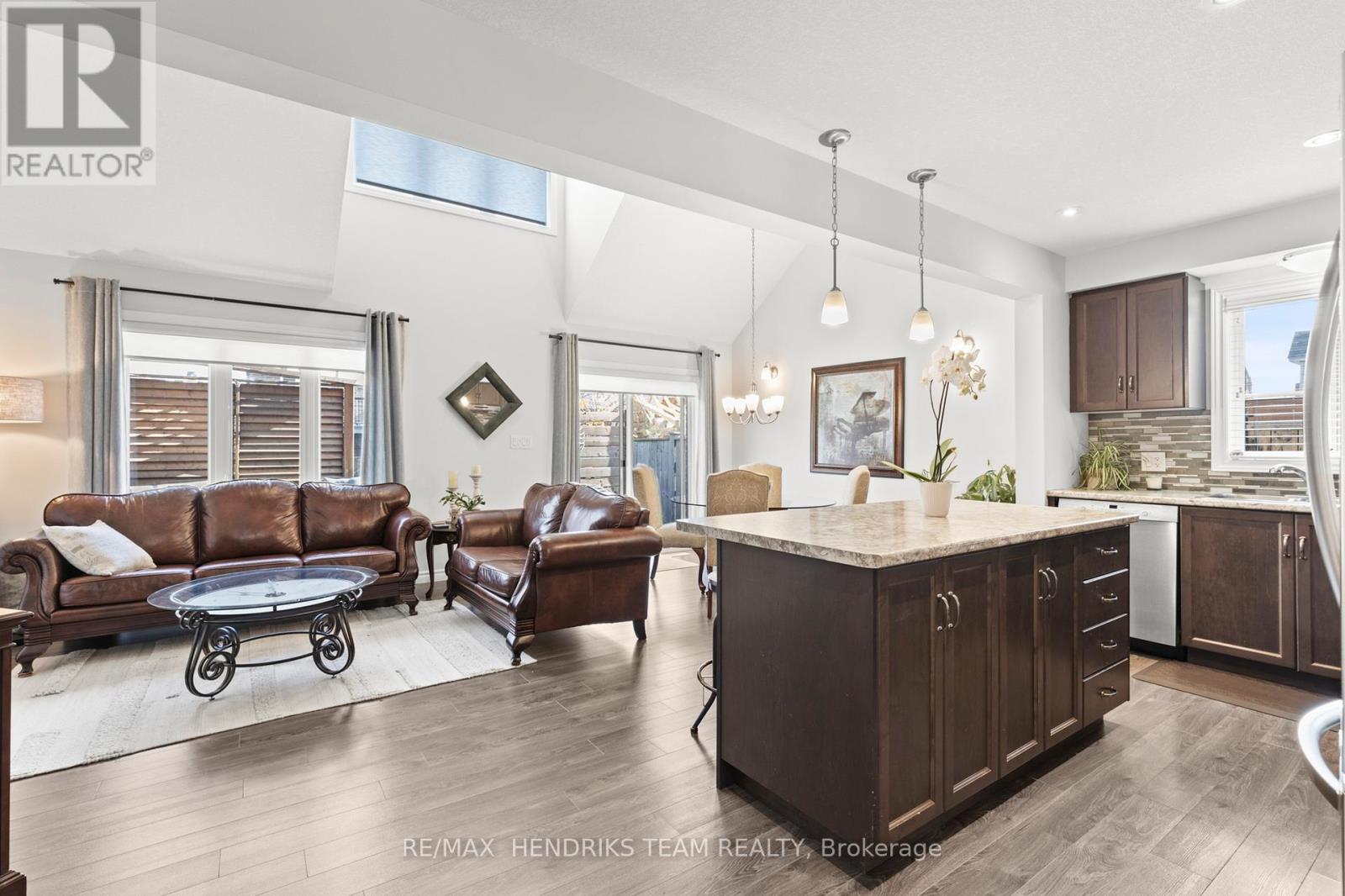 64 Abbott Place, Pelham, Ontario  L0S 1E0 - Photo 3 - X12537498