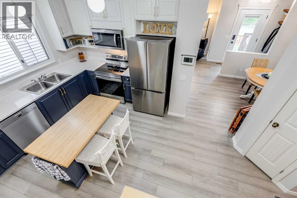 19 Martinwood Court Ne, Calgary, Alberta  T3J 3H1 - Photo 17 - A2250325