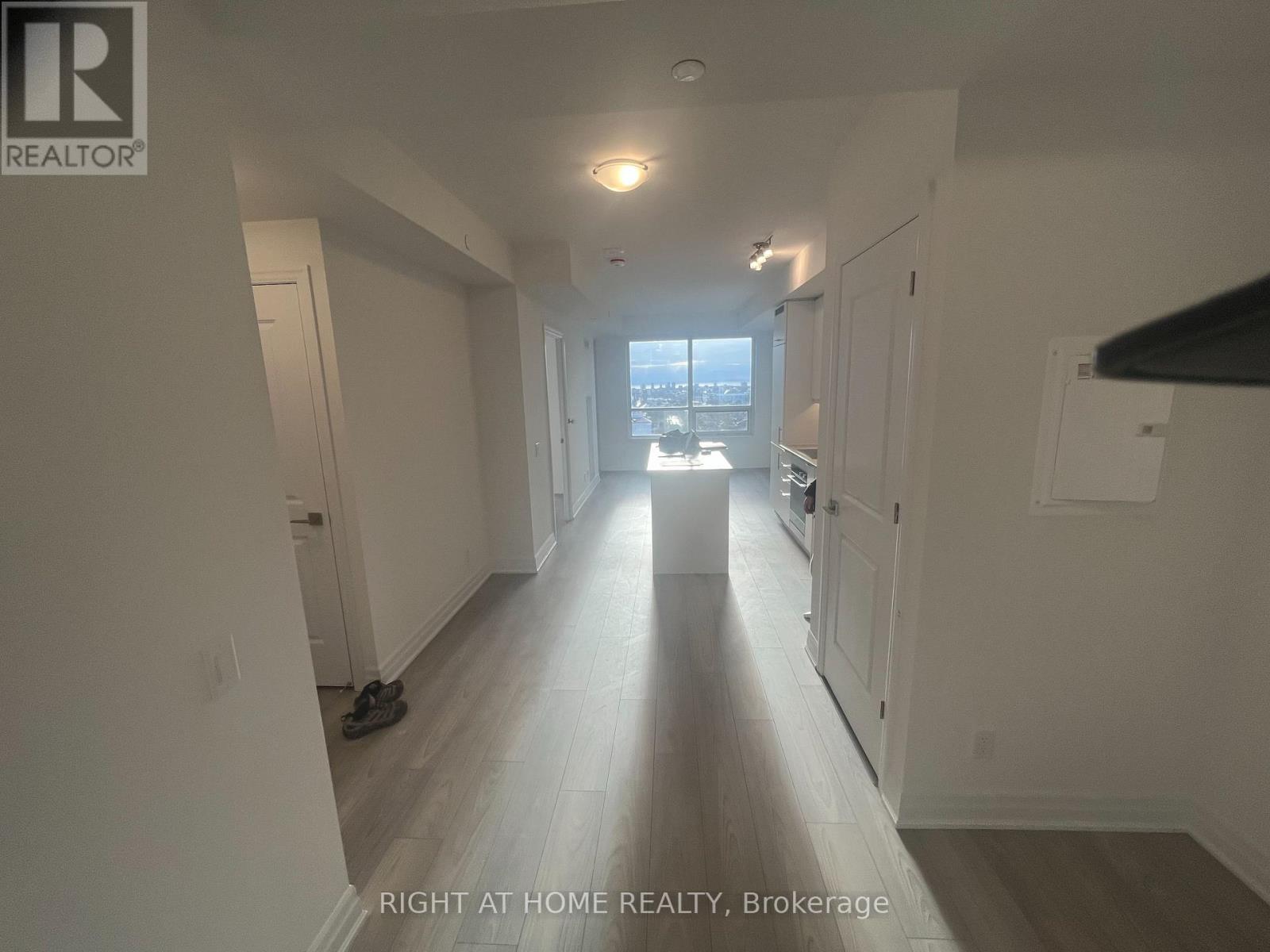 1505 - 36 Elm Drive, Mississauga, Ontario L5B 0N3 - Photo 6 - W12537318