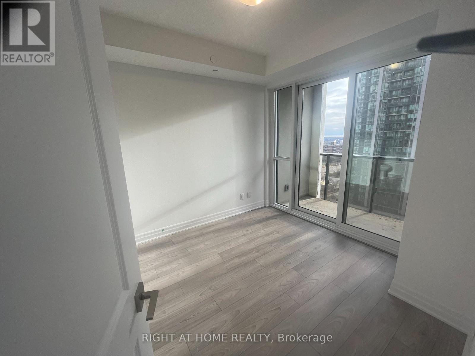 1505 - 36 Elm Drive, Mississauga, Ontario L5B 0N3 - Photo 8 - W12537318