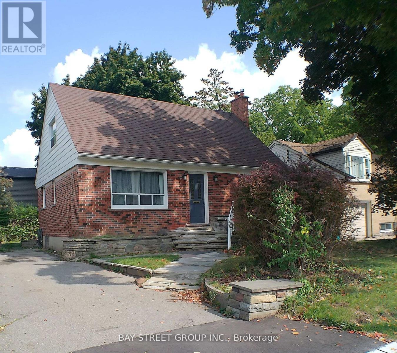 60 MARY STREET, Brampton, Ontario