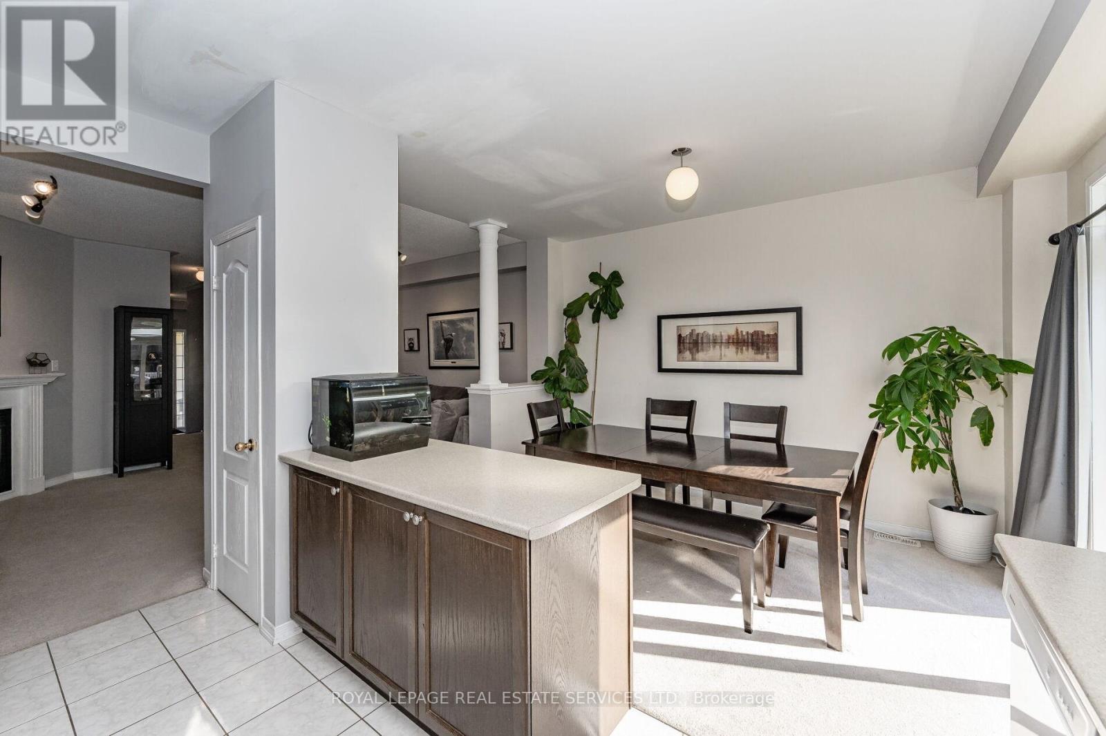 2041 Fiddlers Way, Oakville, Ontario  L6M 0M4 - Photo 12 - W12537400