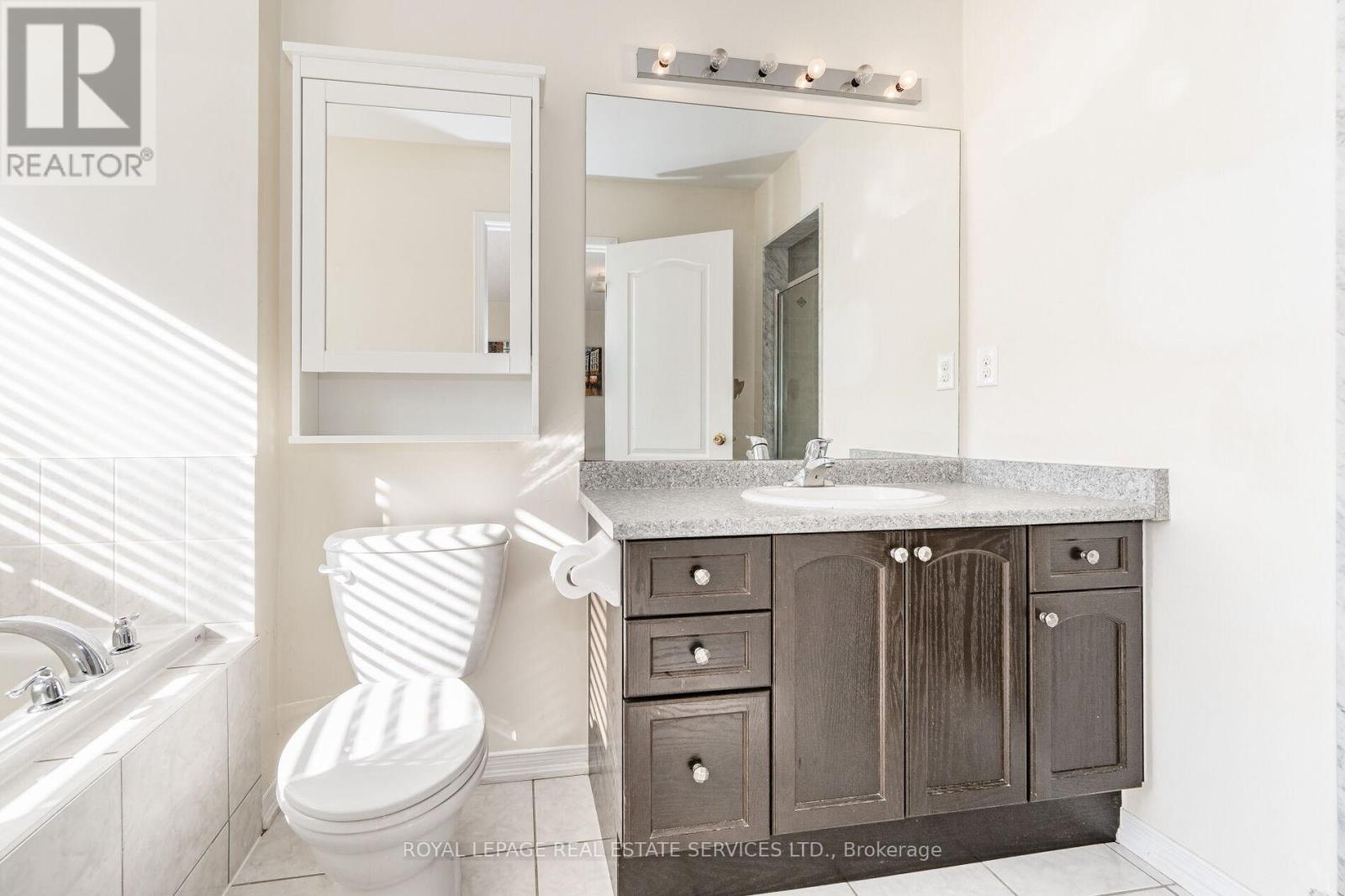 2041 Fiddlers Way, Oakville, Ontario  L6M 0M4 - Photo 18 - W12537400