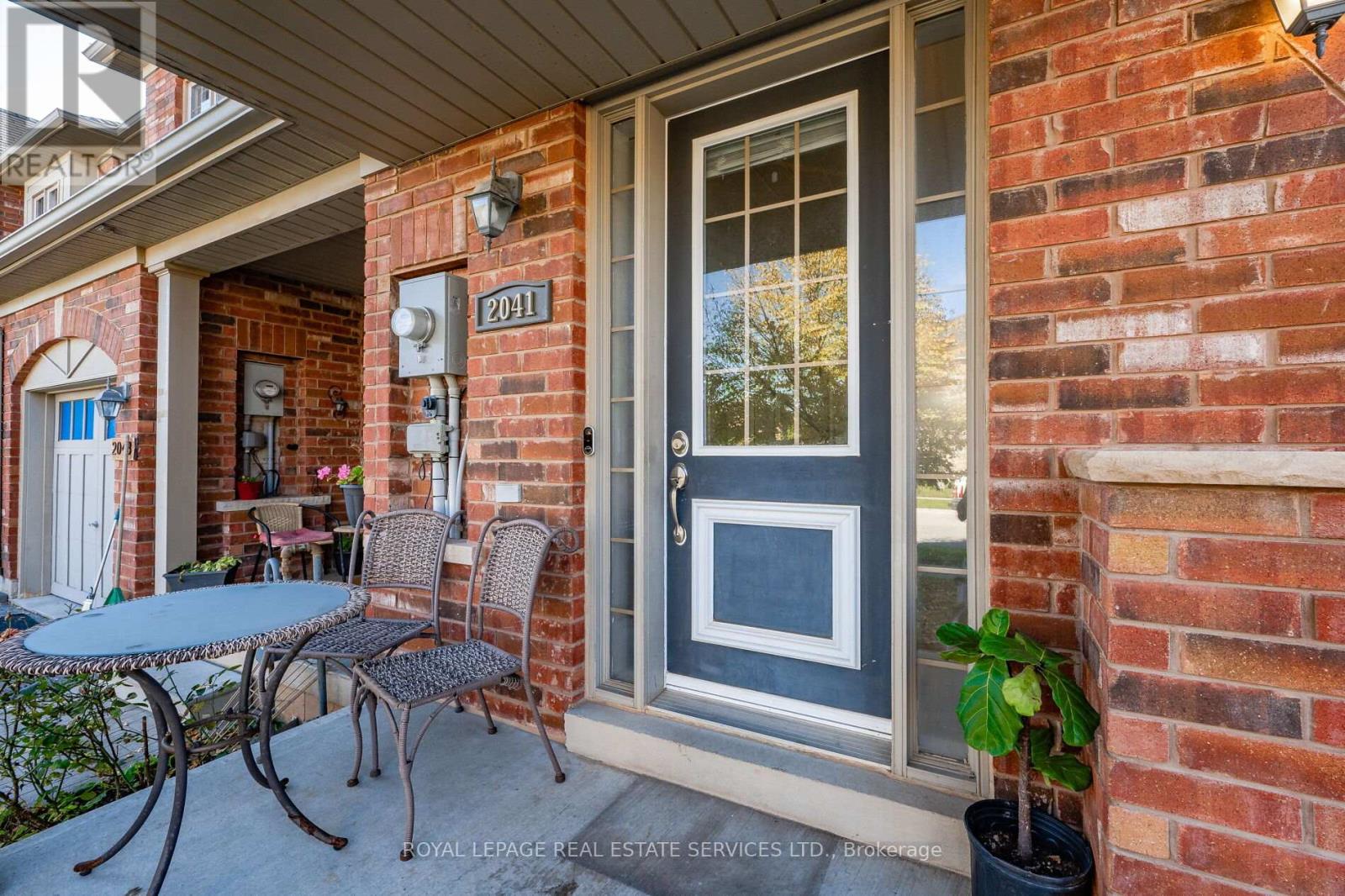 2041 Fiddlers Way, Oakville, Ontario  L6M 0M4 - Photo 3 - W12537400