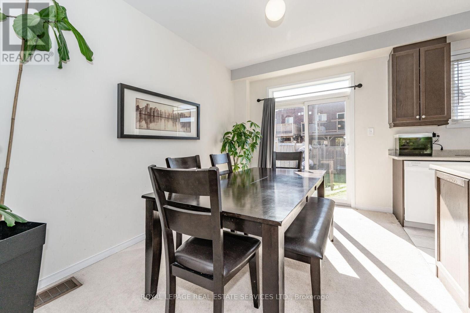 2041 Fiddlers Way, Oakville, Ontario  L6M 0M4 - Photo 8 - W12537400