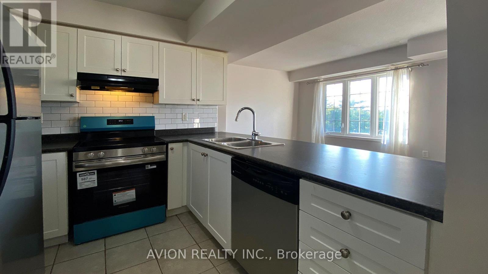 47 - 2614 Dashwood Drive, Oakville, Ontario L6M 0K5 - Photo 7 - W12537418