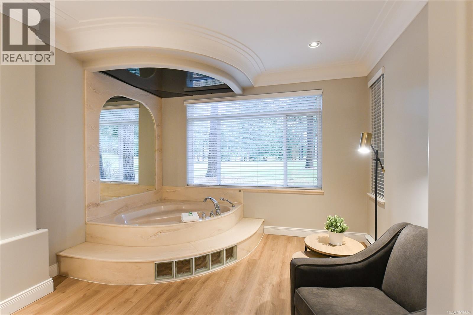 901-902b 366 Clubhouse Dr, Courtenay, British Columbia  V9N 9G3 - Photo 5 - 1018803