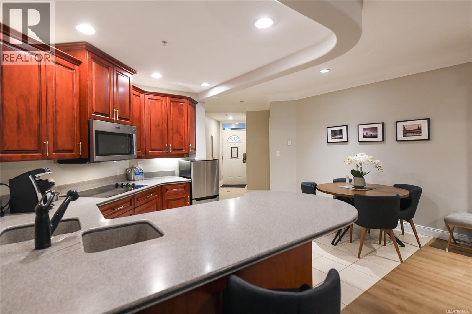 901-902b 366 Clubhouse Dr, Courtenay, British Columbia  V9N 9G3 - Photo 2 - 1018803