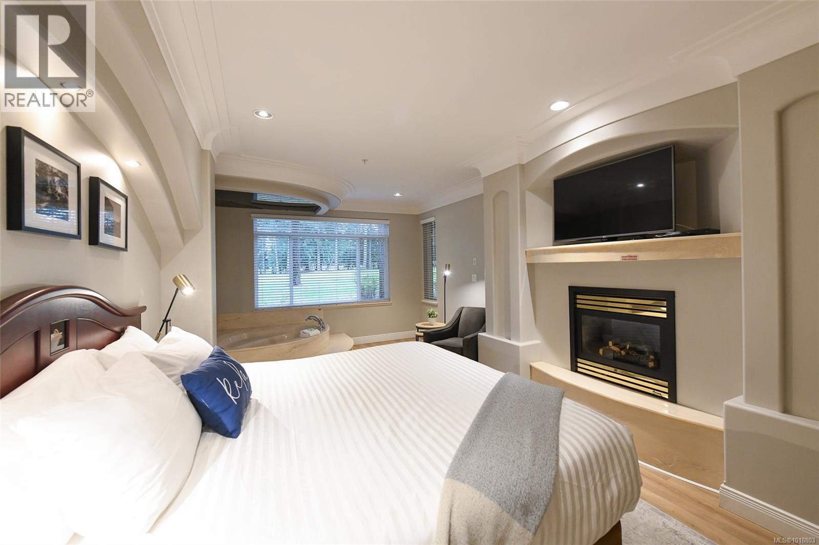 901-902b 366 Clubhouse Dr, Courtenay, British Columbia  V9N 9G3 - Photo 3 - 1018803