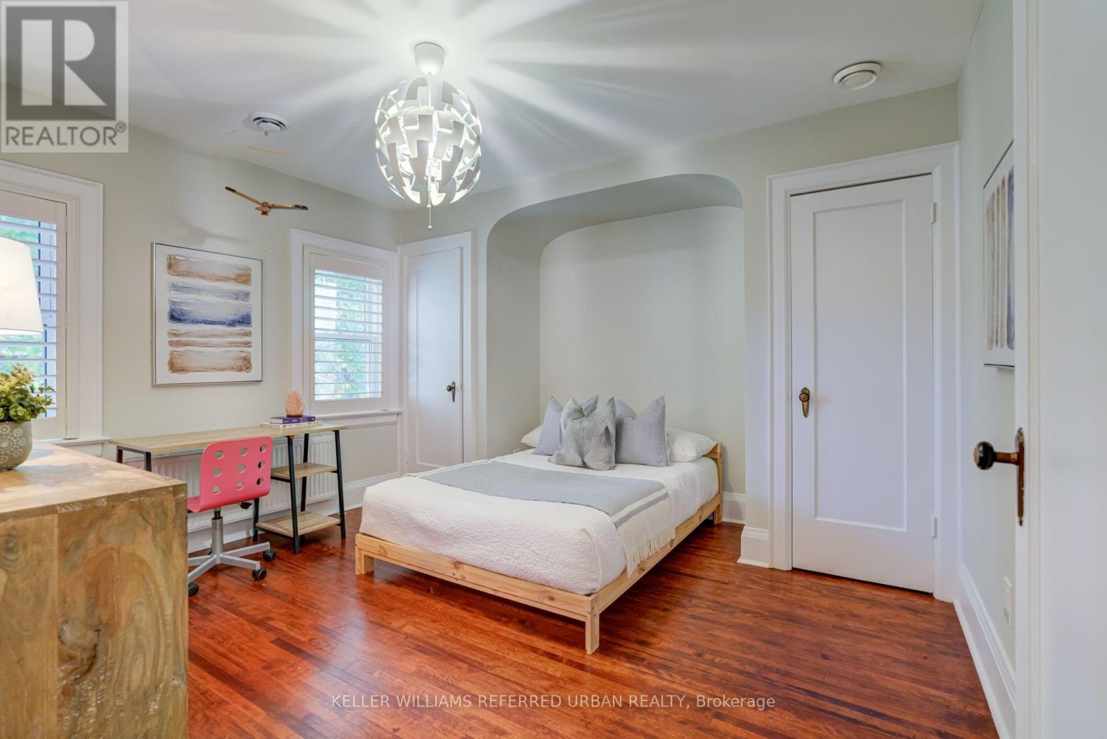 14 Meadowvale Drive, Toronto, Ontario  M8Y 2N8 - Photo 41 - W12510394