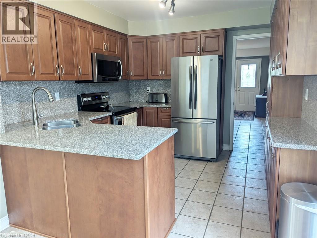 537 Westman Avenue, Peterborough, Ontario  K9K 2E6 - Photo 3 - 40781567