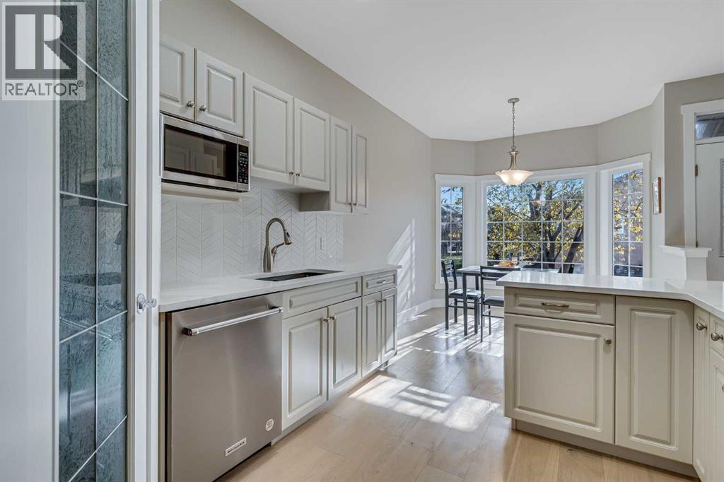 84 Shannon Estates Terrace Sw, Calgary, Alberta  T2Y 4C6 - Photo 7 - A2267273