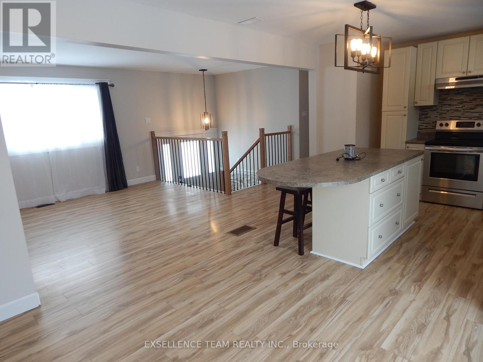 17015 Chevrier Street, North Stormont, Ontario  K0C 1V0 - Photo 13 - X12537592