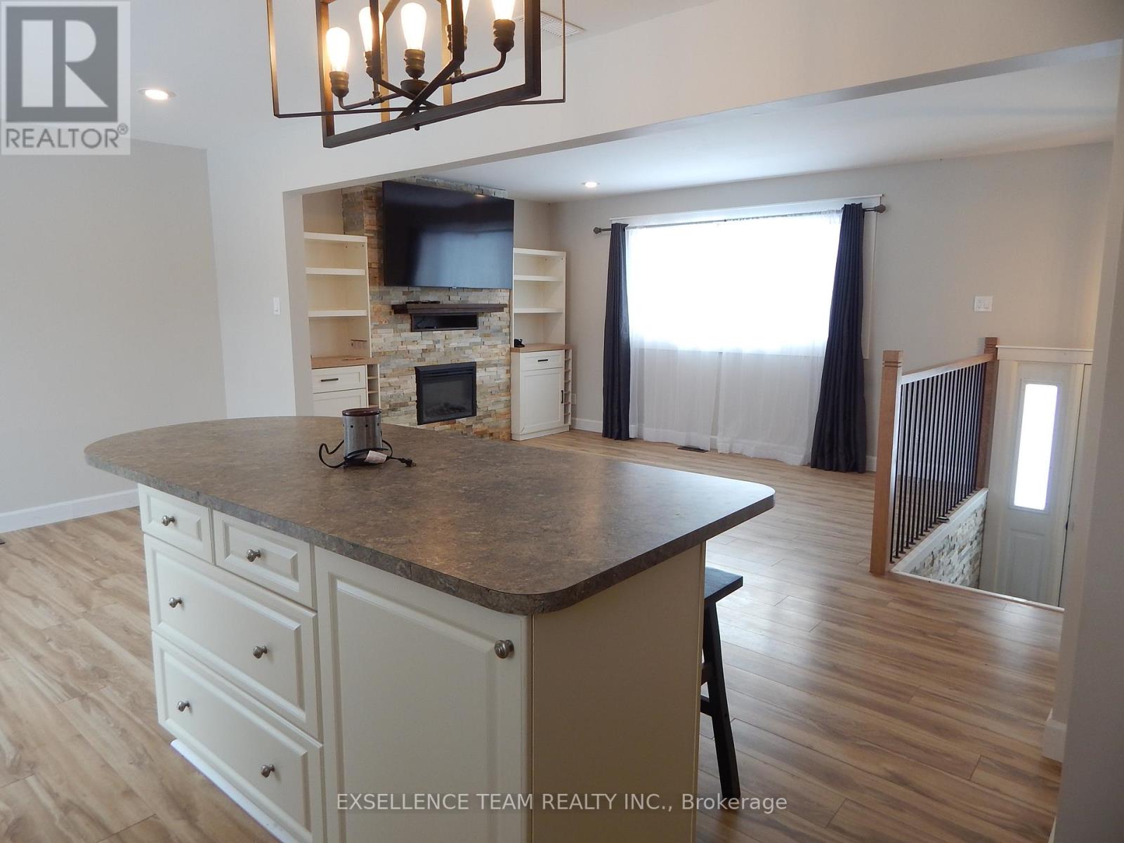 17015 Chevrier Street, North Stormont, Ontario  K0C 1V0 - Photo 14 - X12537592