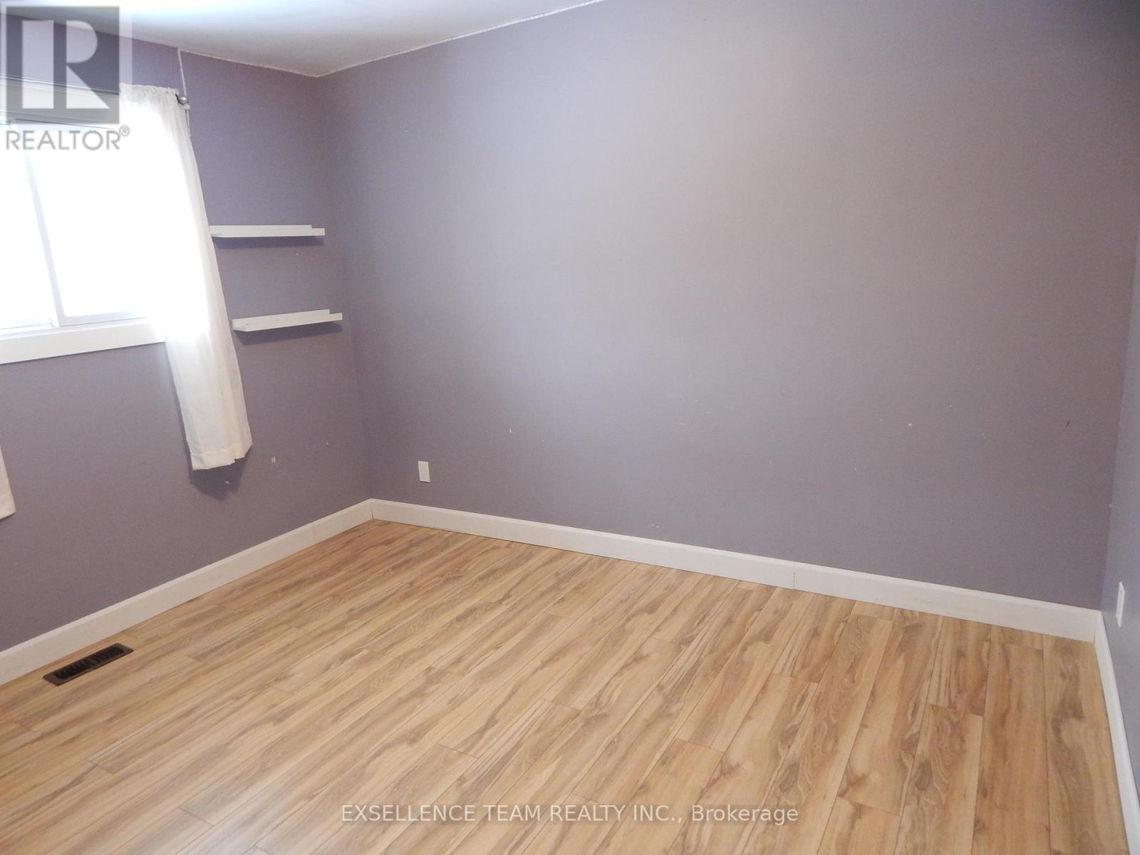 17015 Chevrier Street, North Stormont, Ontario  K0C 1V0 - Photo 19 - X12537592