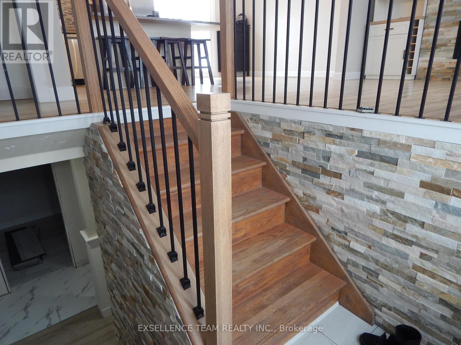 17015 Chevrier Street, North Stormont, Ontario  K0C 1V0 - Photo 25 - X12537592