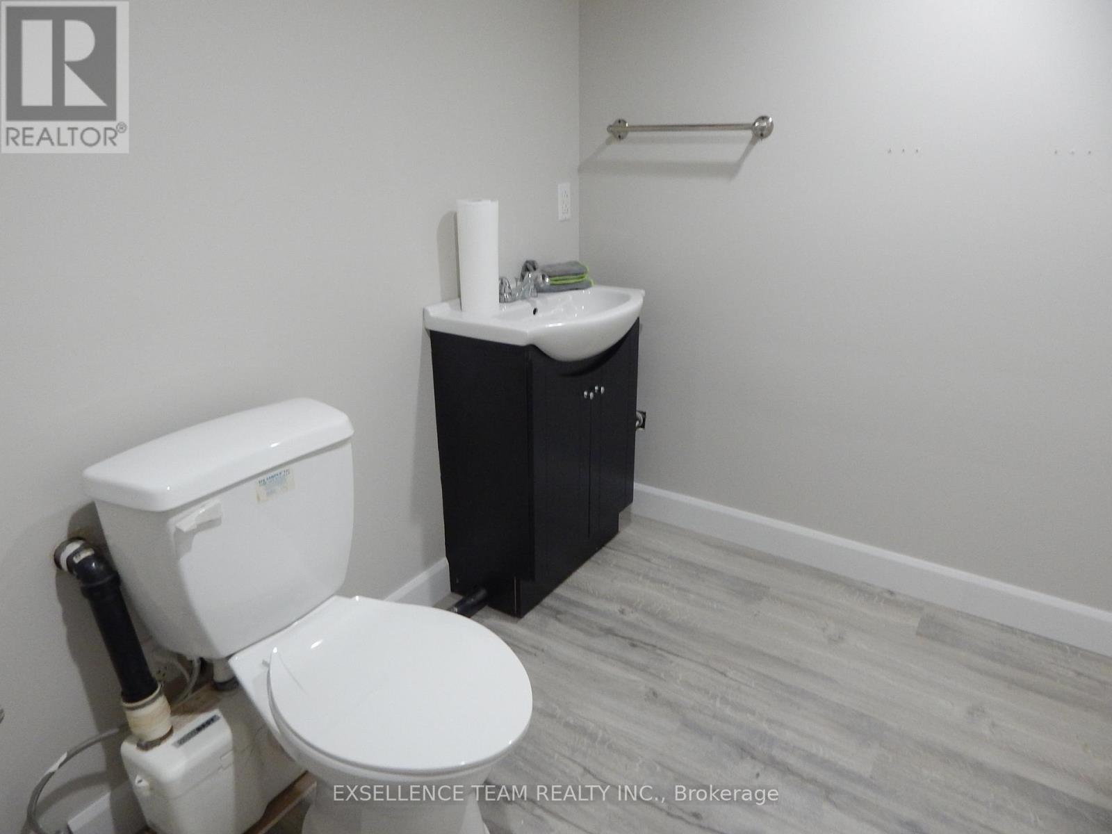 17015 Chevrier Street, North Stormont, Ontario  K0C 1V0 - Photo 33 - X12537592