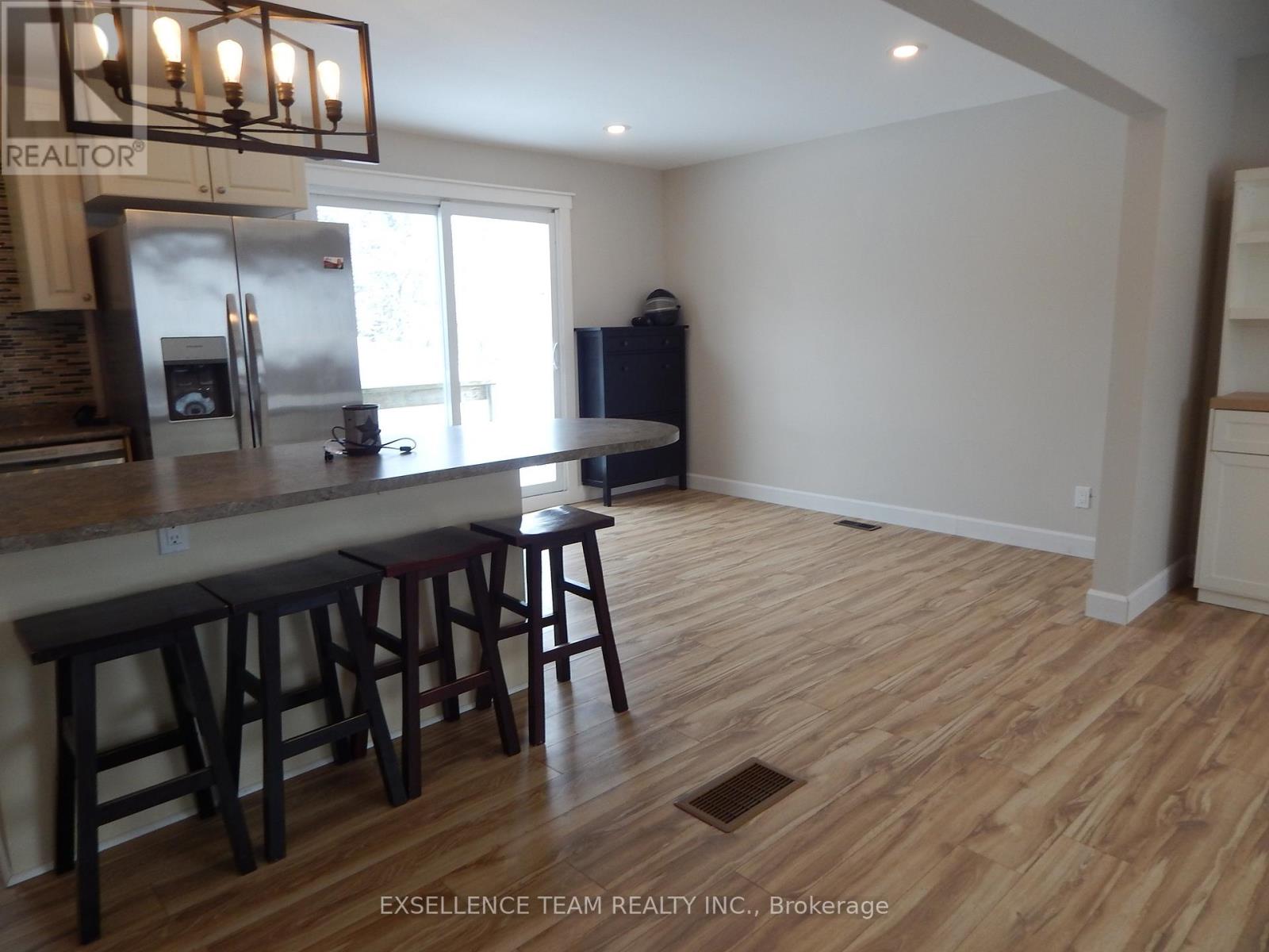 17015 Chevrier Street, North Stormont, Ontario  K0C 1V0 - Photo 7 - X12537592