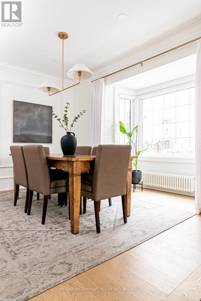 265 Macnab Street S, Hamilton, Ontario  L8P 3E2 - Photo 17 - X12537316