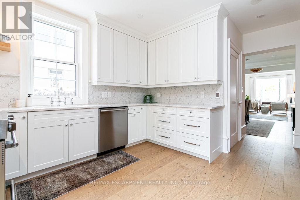 265 Macnab Street S, Hamilton, Ontario  L8P 3E2 - Photo 19 - X12537316