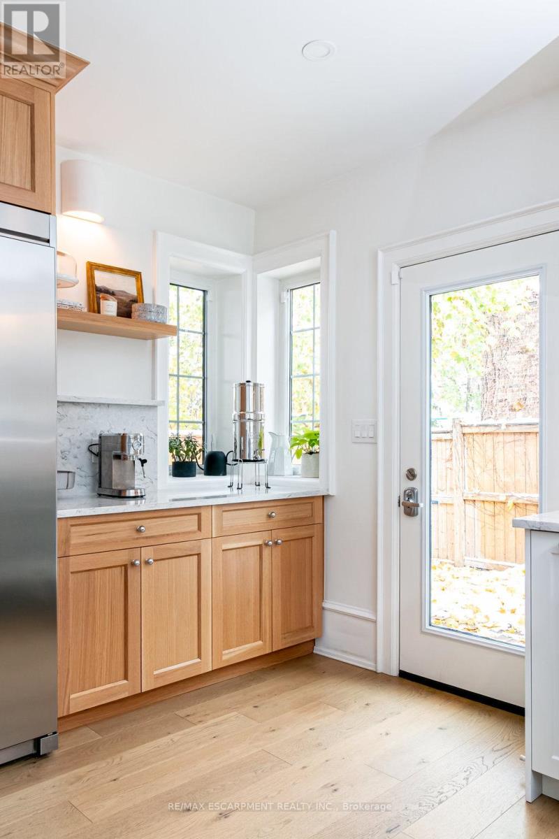 265 Macnab Street S, Hamilton, Ontario  L8P 3E2 - Photo 22 - X12537316