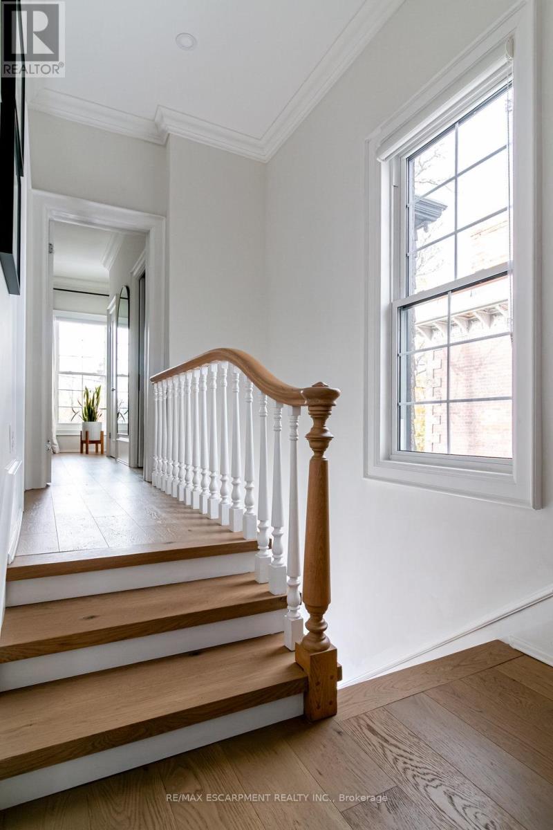 265 Macnab Street S, Hamilton, Ontario  L8P 3E2 - Photo 27 - X12537316