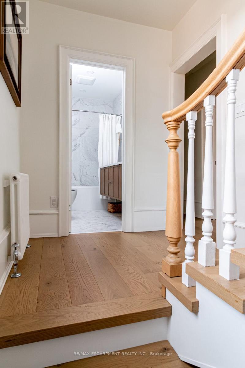 265 Macnab Street S, Hamilton, Ontario  L8P 3E2 - Photo 28 - X12537316