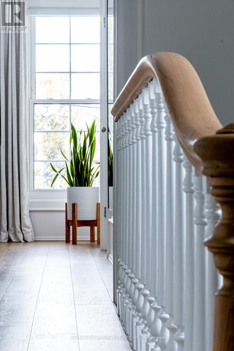 265 Macnab Street S, Hamilton, Ontario  L8P 3E2 - Photo 38 - X12537316