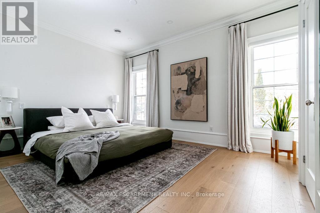 265 Macnab Street S, Hamilton, Ontario  L8P 3E2 - Photo 39 - X12537316