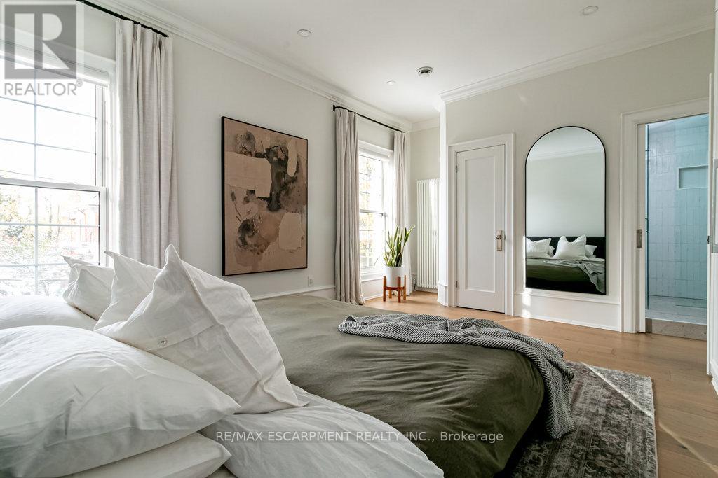 265 Macnab Street S, Hamilton, Ontario  L8P 3E2 - Photo 40 - X12537316