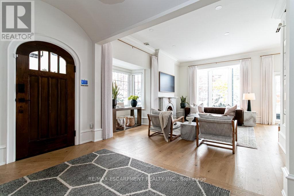 265 Macnab Street S, Hamilton, Ontario  L8P 3E2 - Photo 6 - X12537316