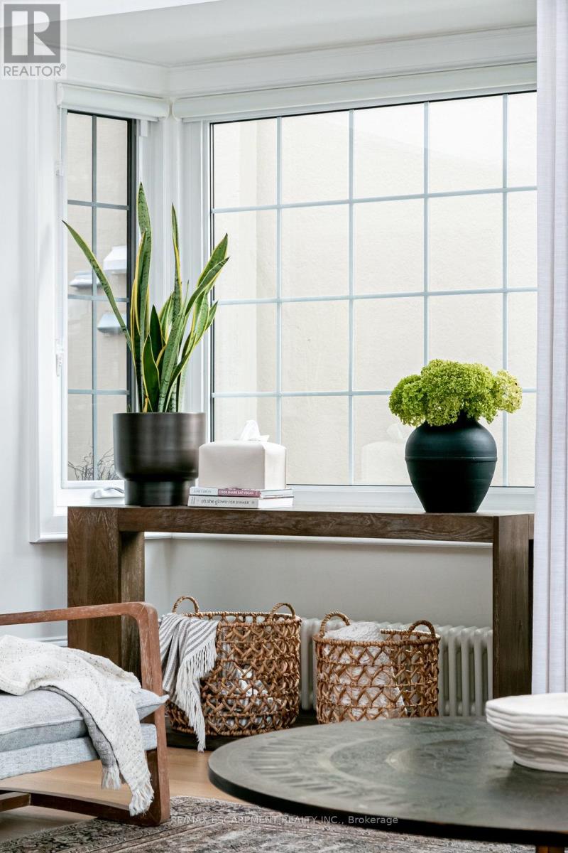 265 Macnab Street S, Hamilton, Ontario  L8P 3E2 - Photo 7 - X12537316