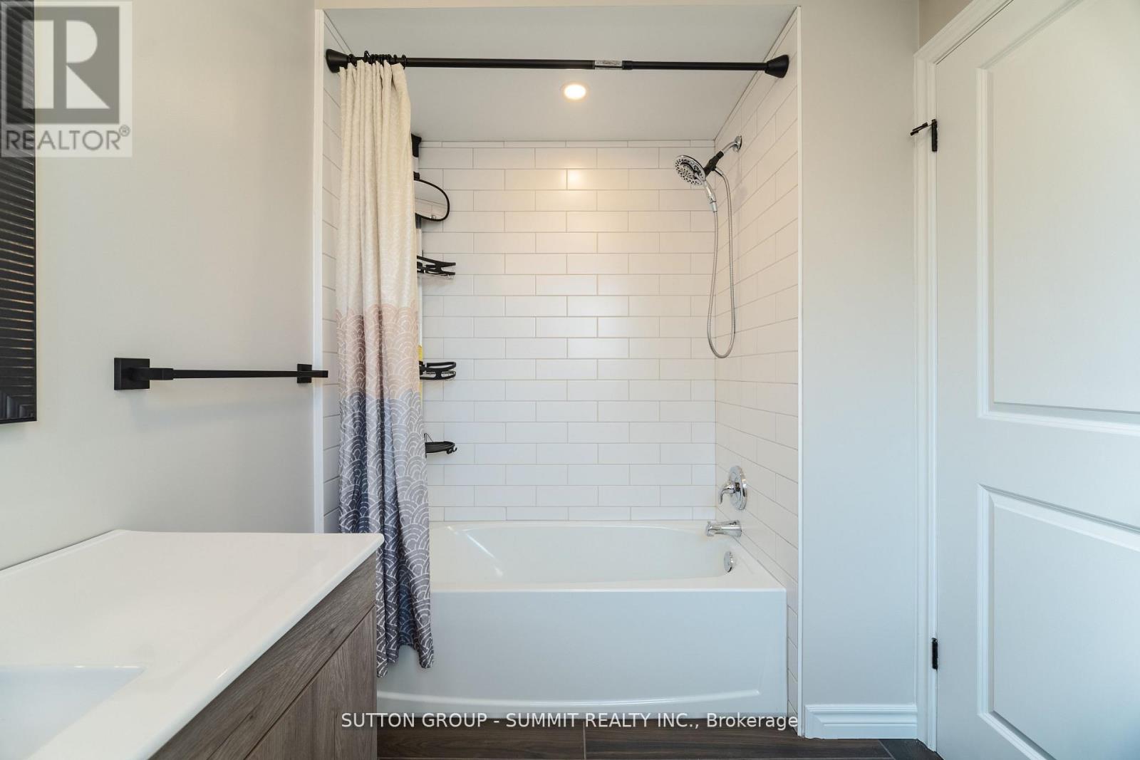 100 North Park Street, Brantford, Ontario  N3R 4K1 - Photo 19 - X12537352