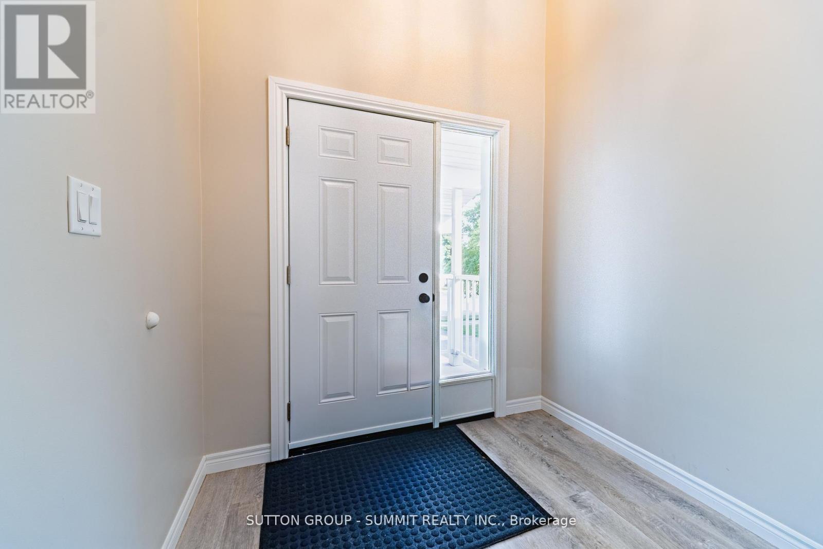 100 North Park Street, Brantford, Ontario  N3R 4K1 - Photo 4 - X12537352