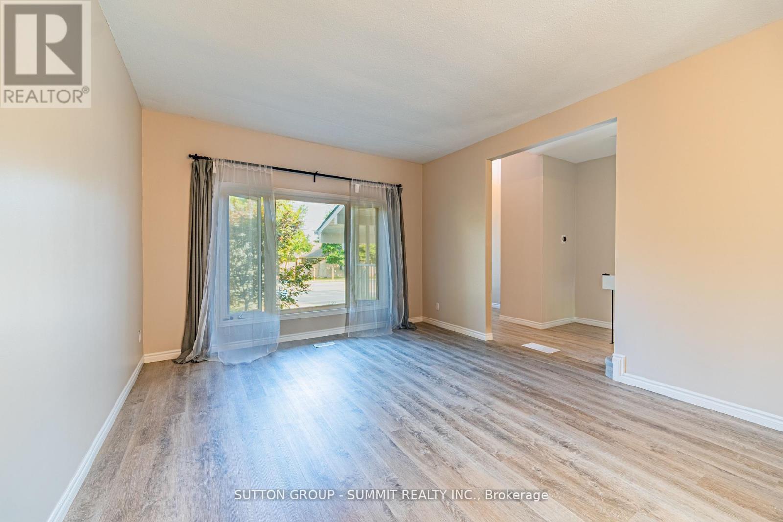 100 North Park Street, Brantford, Ontario  N3R 4K1 - Photo 7 - X12537352