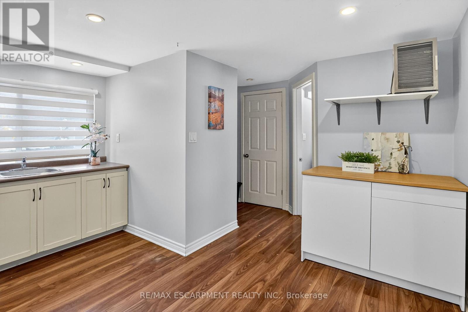 4956 Beam Street, Lincoln, Ontario  L0R 1B0 - Photo 8 - X12537362