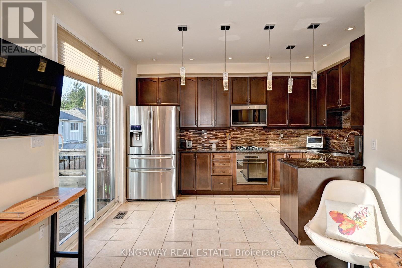 150 Holland Circle, Cambridge, Ontario  N3C 0E2 - Photo 14 - X12537392