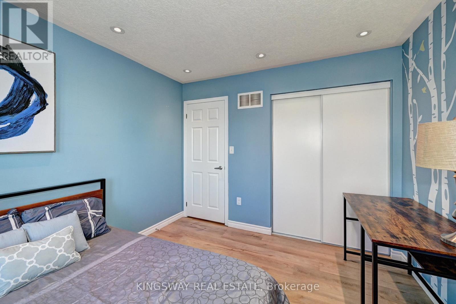 150 Holland Circle, Cambridge, Ontario  N3C 0E2 - Photo 25 - X12537392