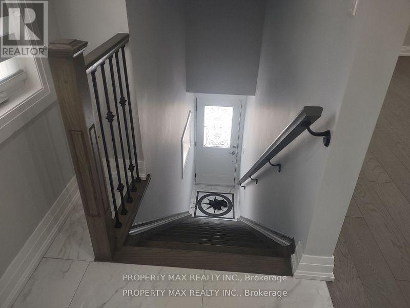 Unit 2 (2nd Floor) - 14 Burton Street, Belleville, Ontario K8P 1E6 - Photo 4 - X12537396