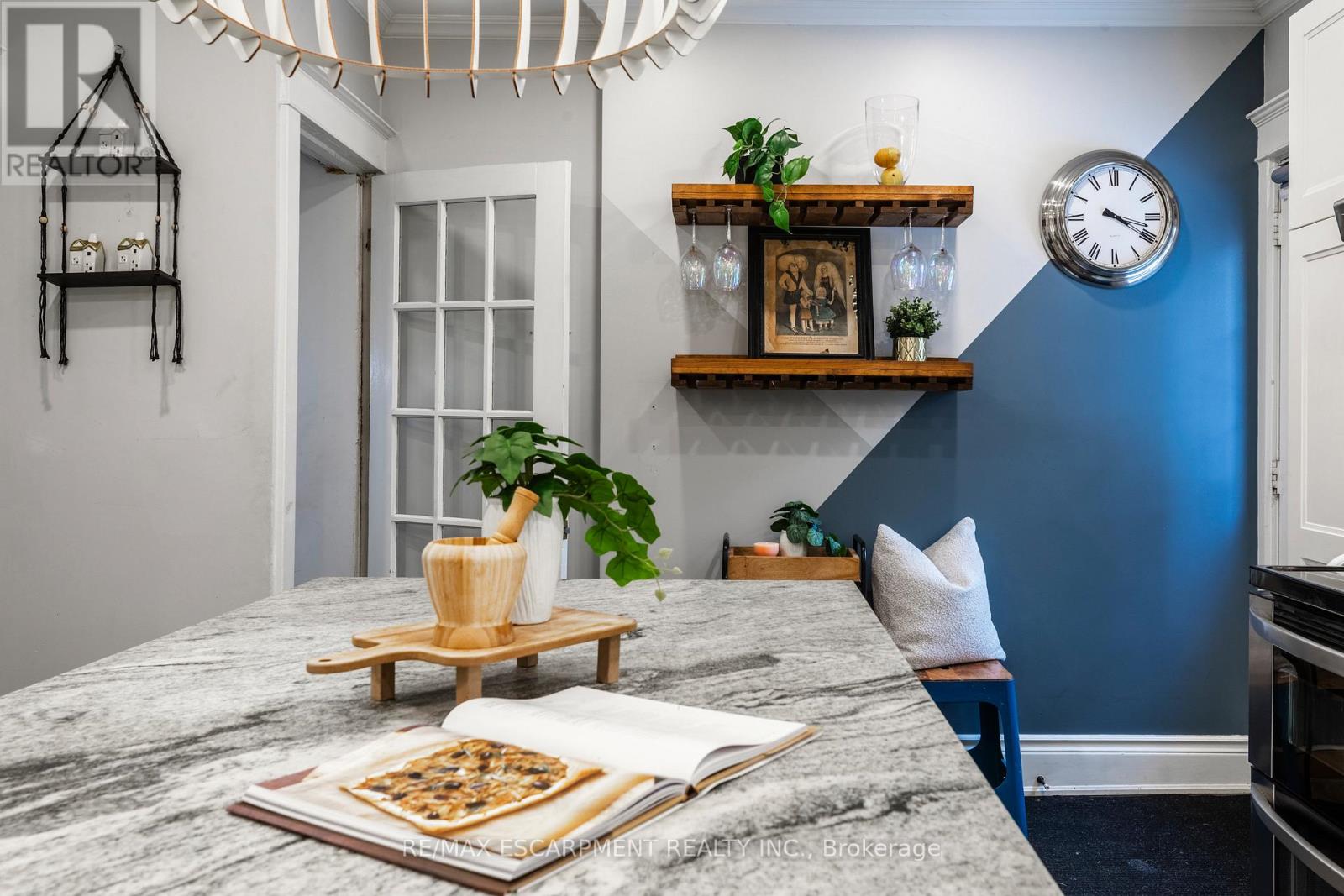 431 Hughson Street N, Hamilton, Ontario L8L 4N4 - Photo 16 - X12537408