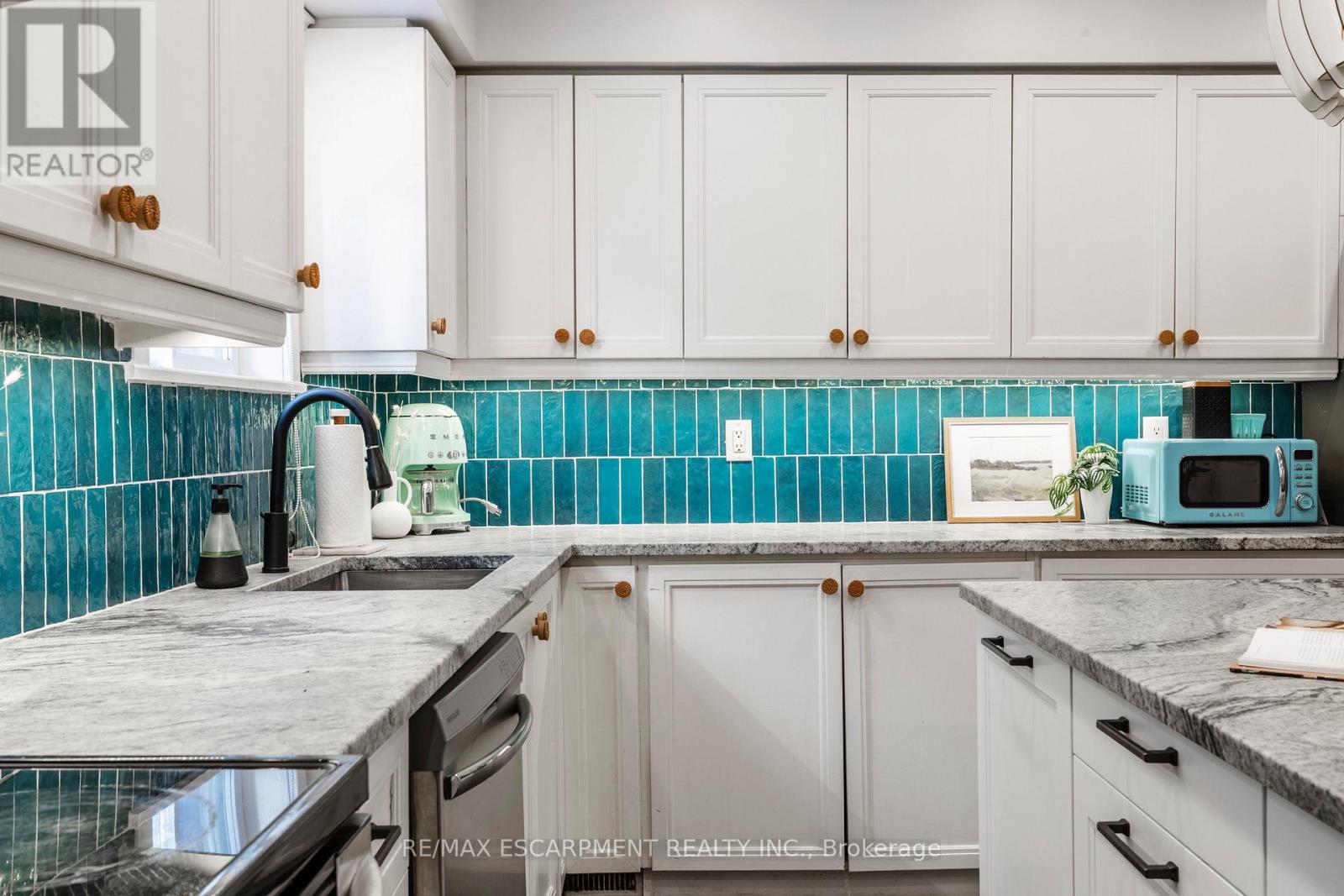 431 Hughson Street N, Hamilton, Ontario L8L 4N4 - Photo 18 - X12537408